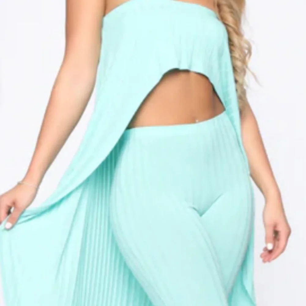 Fashion Nova ** Minty Hi-Low two-piece set - Picture 2 of 7